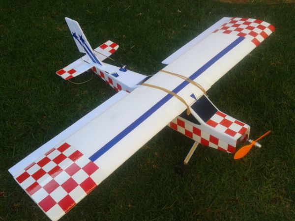 Aeromodelo Small Bull - R$ 299,00